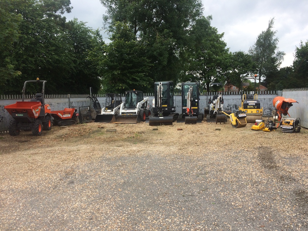 FRONT PAGE ALONG THE BOTTOM 1 Boston Plant Hire | Mini Digger Hire