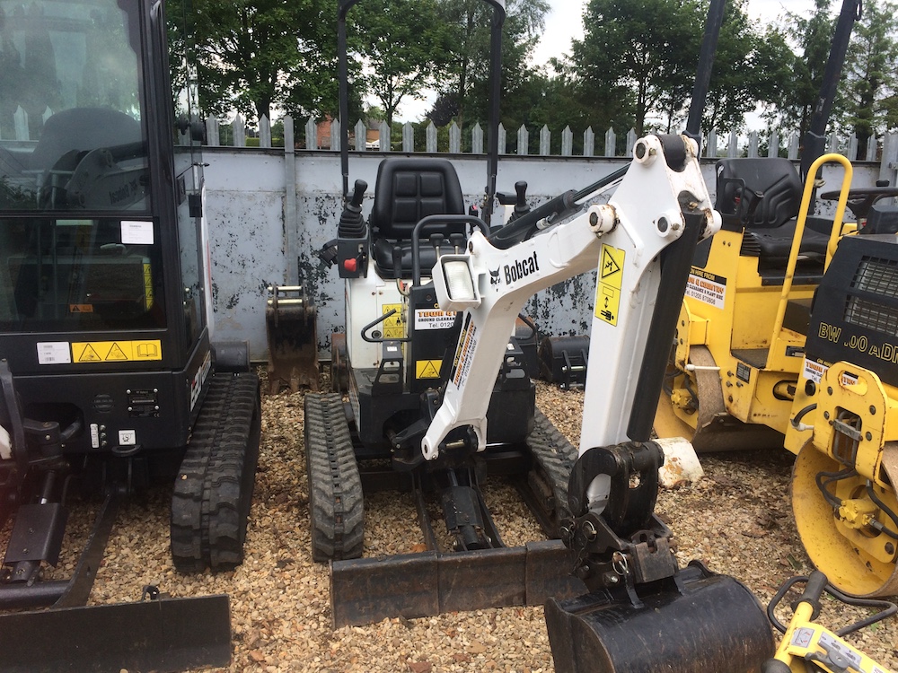 NEW PIC 1 MINI DIGGER E10