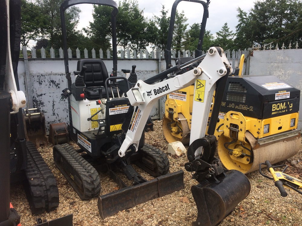 NEW PIC 2 MINI DIGGER E10