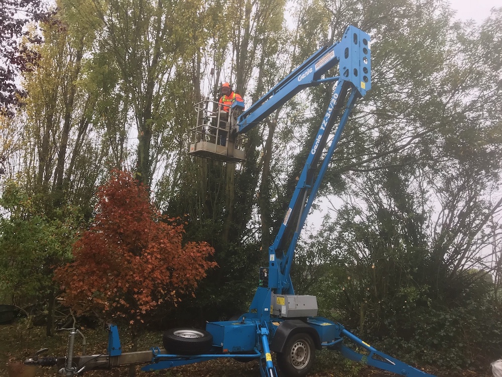 Genie TZ- 34:20 cherry picker.